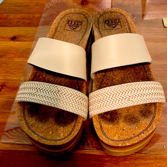 Reef Shoes Reef Sandal With Cork Platform Cream Color Gently Used